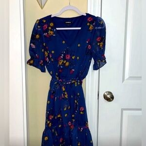 Express Floral Dress small, sexy & pretty